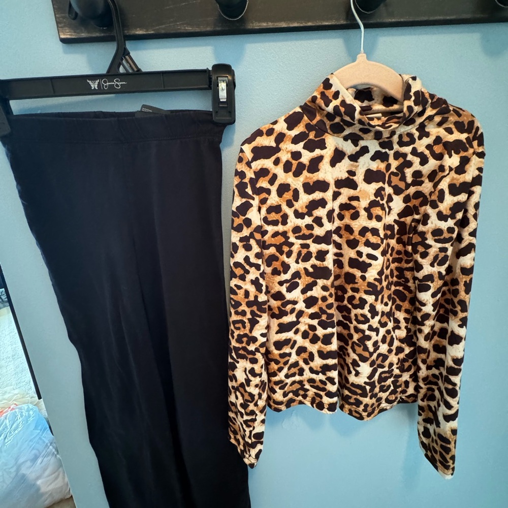 Leopard Print Top and Black Pants for what H&M for girls